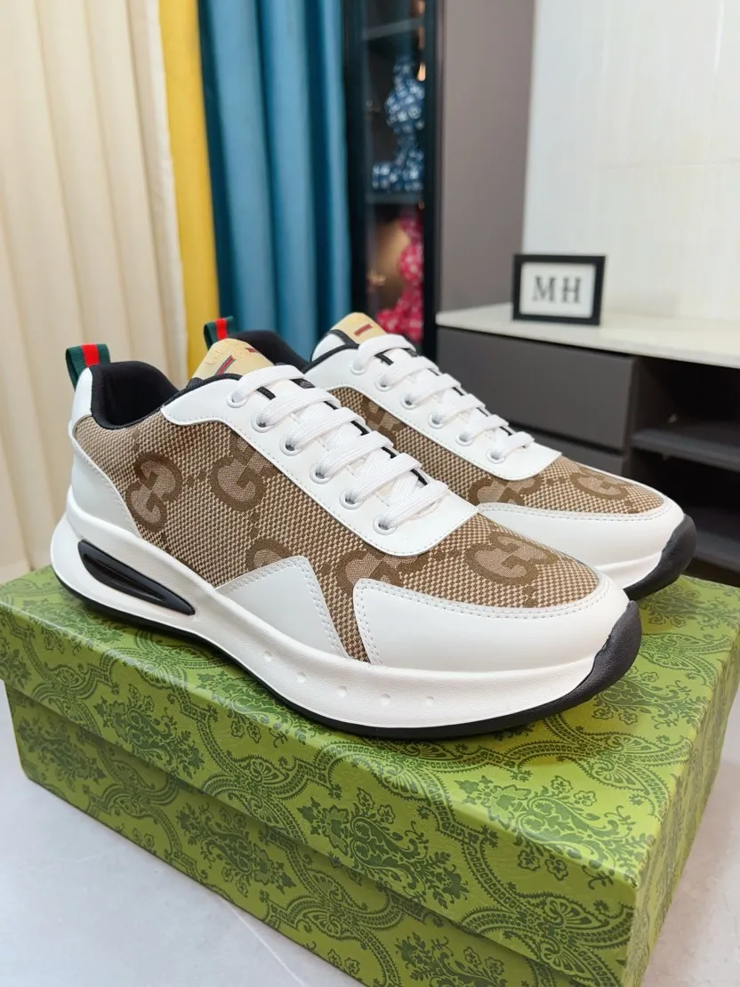 Men's shoes 💰440🌹🌹[GUCCI] Gucci's new lace-up casual men's shoes are on the market first, and the materials and workmanship are superior to all versions on the market. The highest quality shipped first-layer cowhide with imported original perforated materials➕Genuine leather lining, privately molded soft outsole, high foot comfort, imported special materials highlight the brand's unique charm, high-end customization 38-44